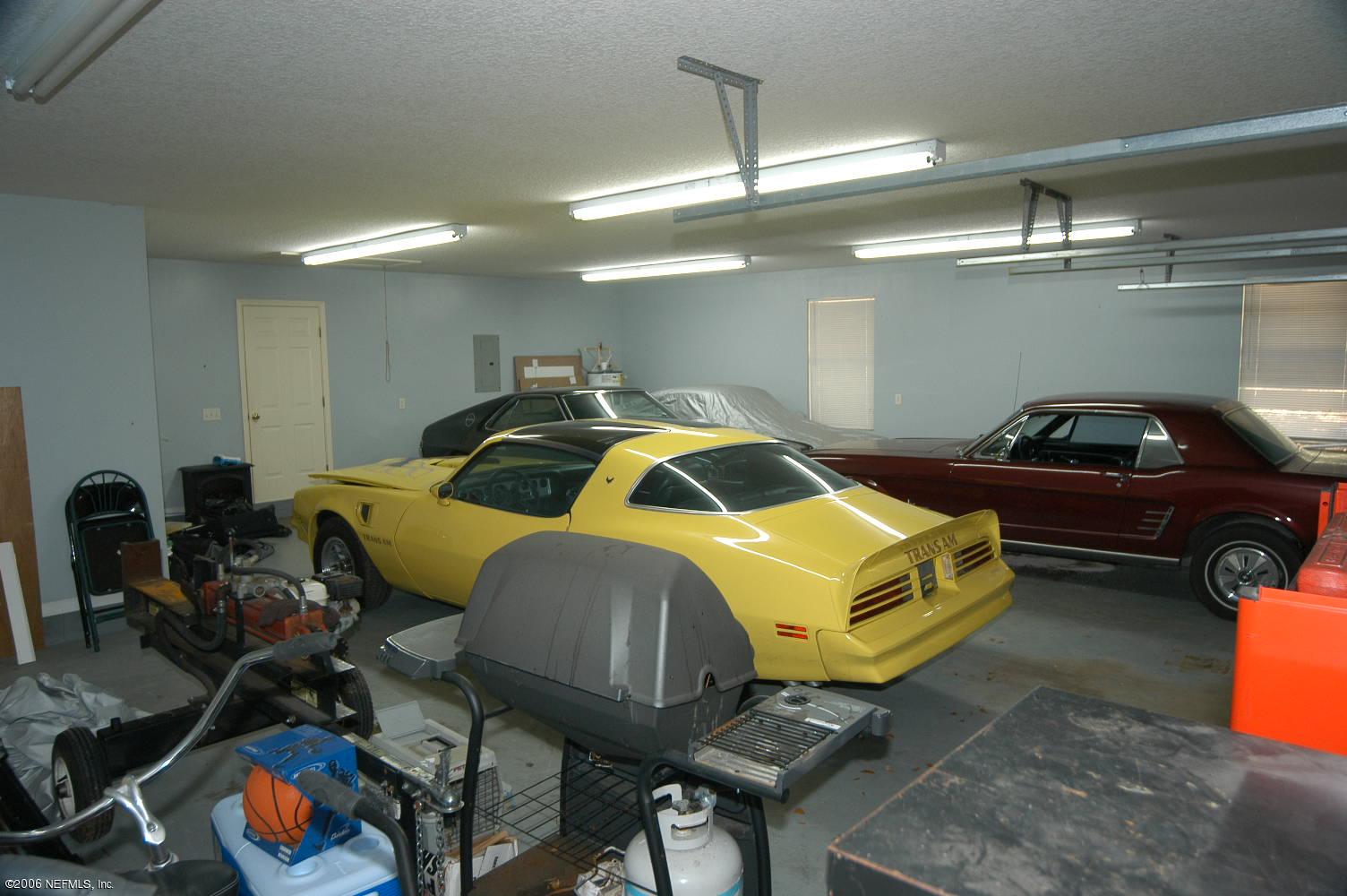 15355 Yellow Bluff Road Jacksonville, FL 32226 - Photo 9 of 10 Garage interior work space