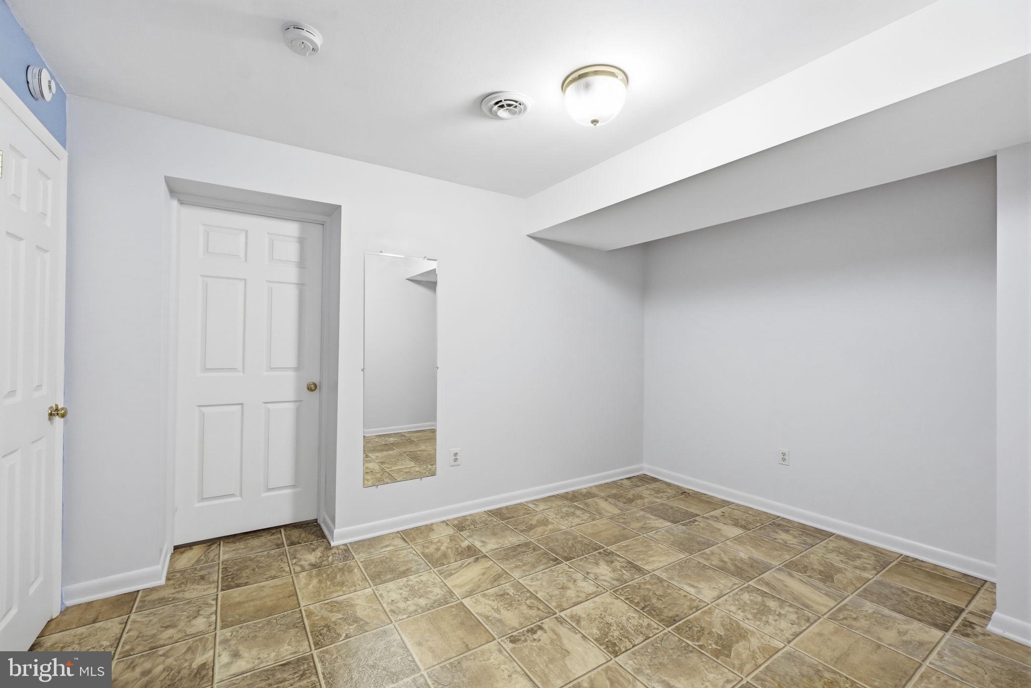 15010 Rolling Ridge Road Haymarket, VA 20169 - Photo 31 of 61 Versatile space with modern finishes.