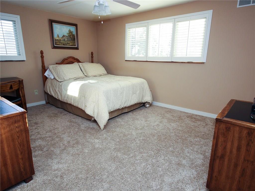 3310 Ivanhoe Road Upper St. Clair, PA 15241 - Photo 17 of 21