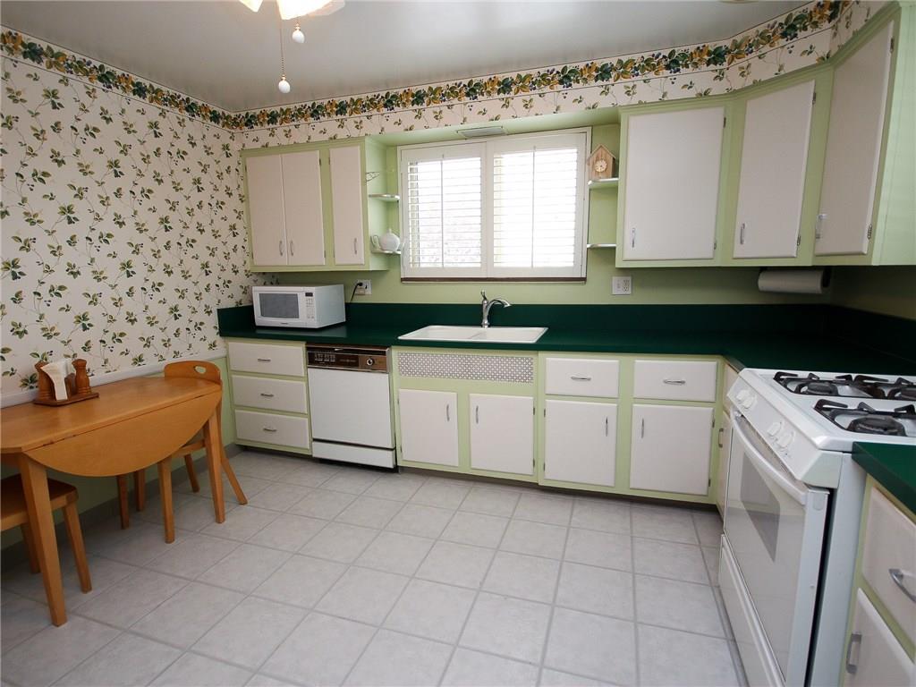 3310 Ivanhoe Road Upper St. Clair, PA 15241 - Photo 7 of 21