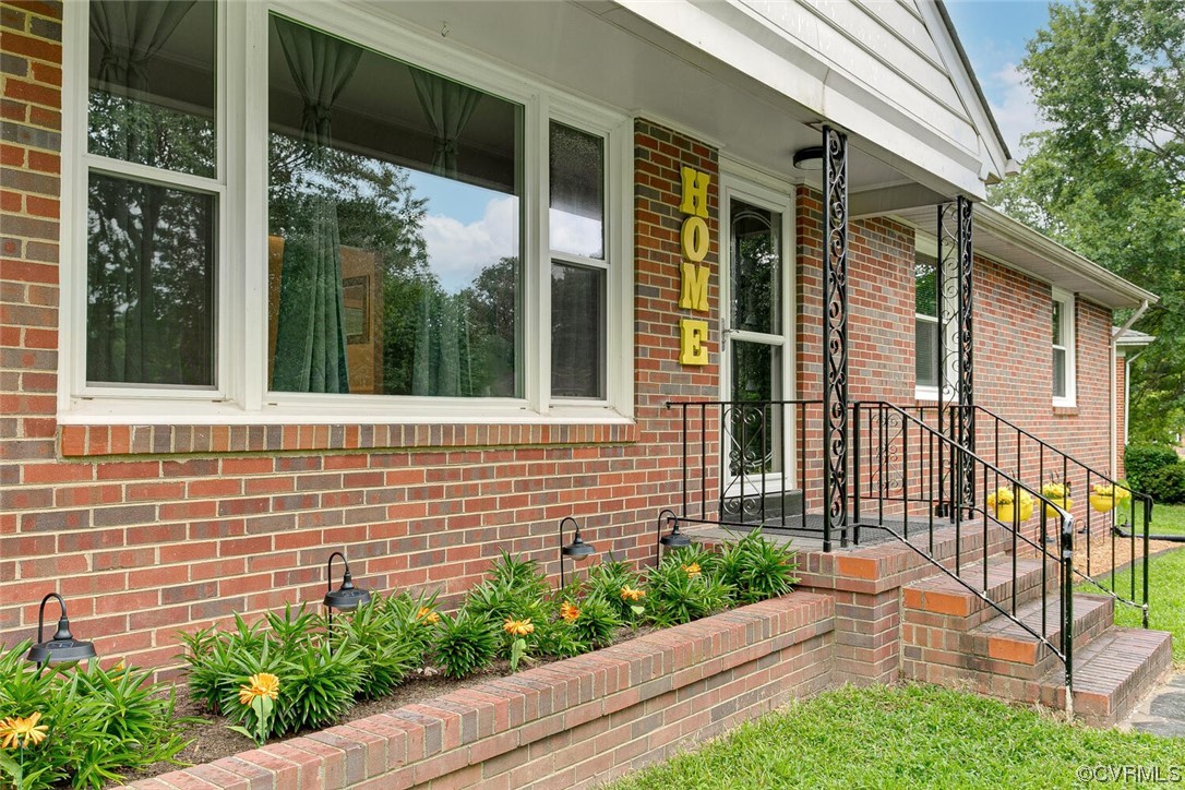 6317 Colebrook Road Richmond, VA 23227 - Photo 7 of 40 Gallery Image 7