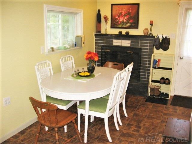 7086 Emerson Road Lexington, MI 48450 - Photo 7 of 32 Dining Area