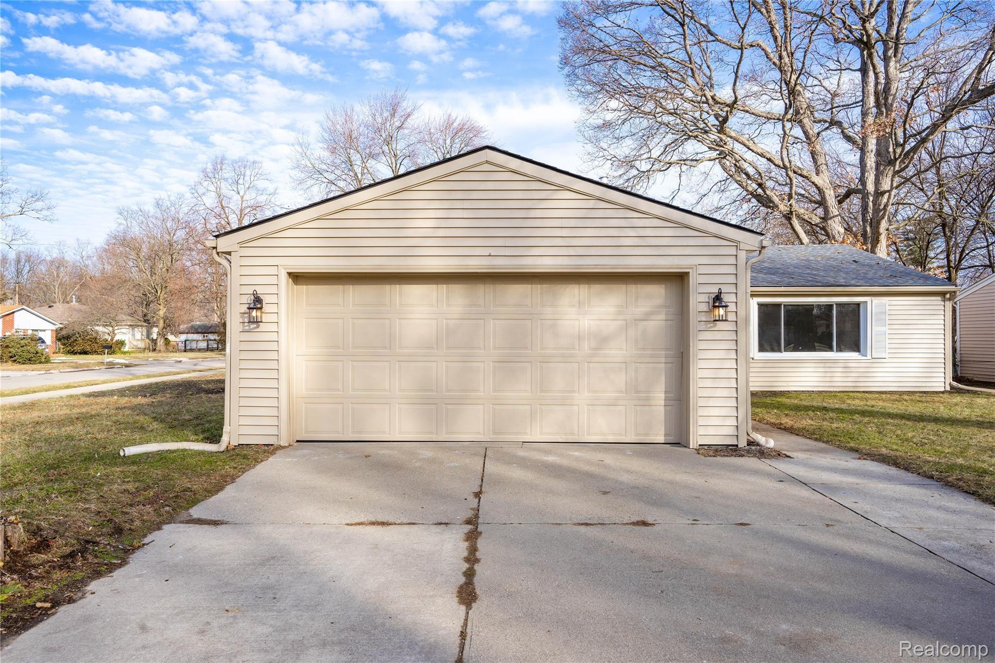 26074 Superior Road Taylor, MI 48180 - Photo 8 of 37 D7AB428F-4929-4F25-B960-54B7E609A51B.jpeg