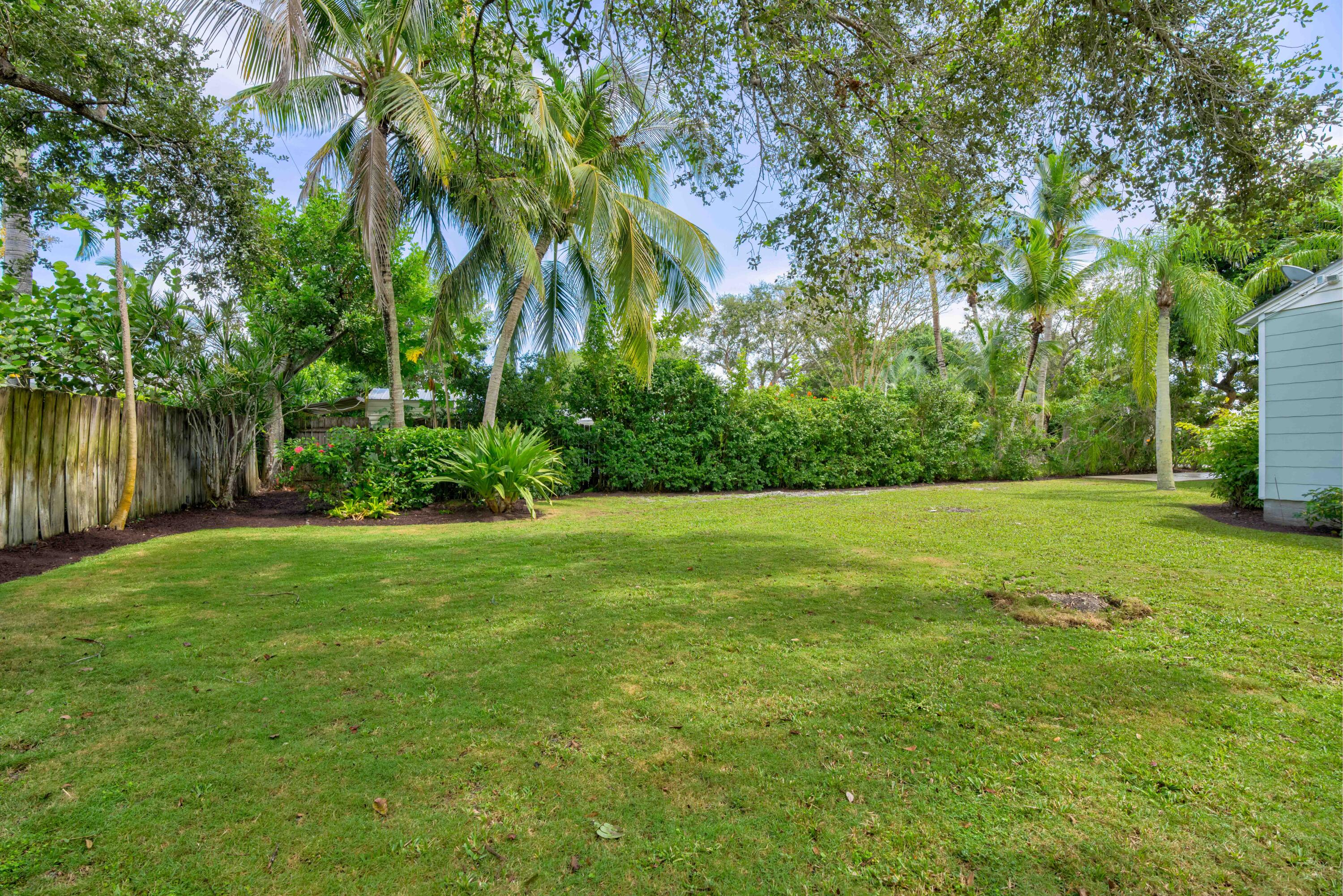 8955 Southeast Apollo Street Hobe Sound, FL 33455 - Photo 11 of 55 D64B51A5-C042-4929-B903-34C325B71BD6
