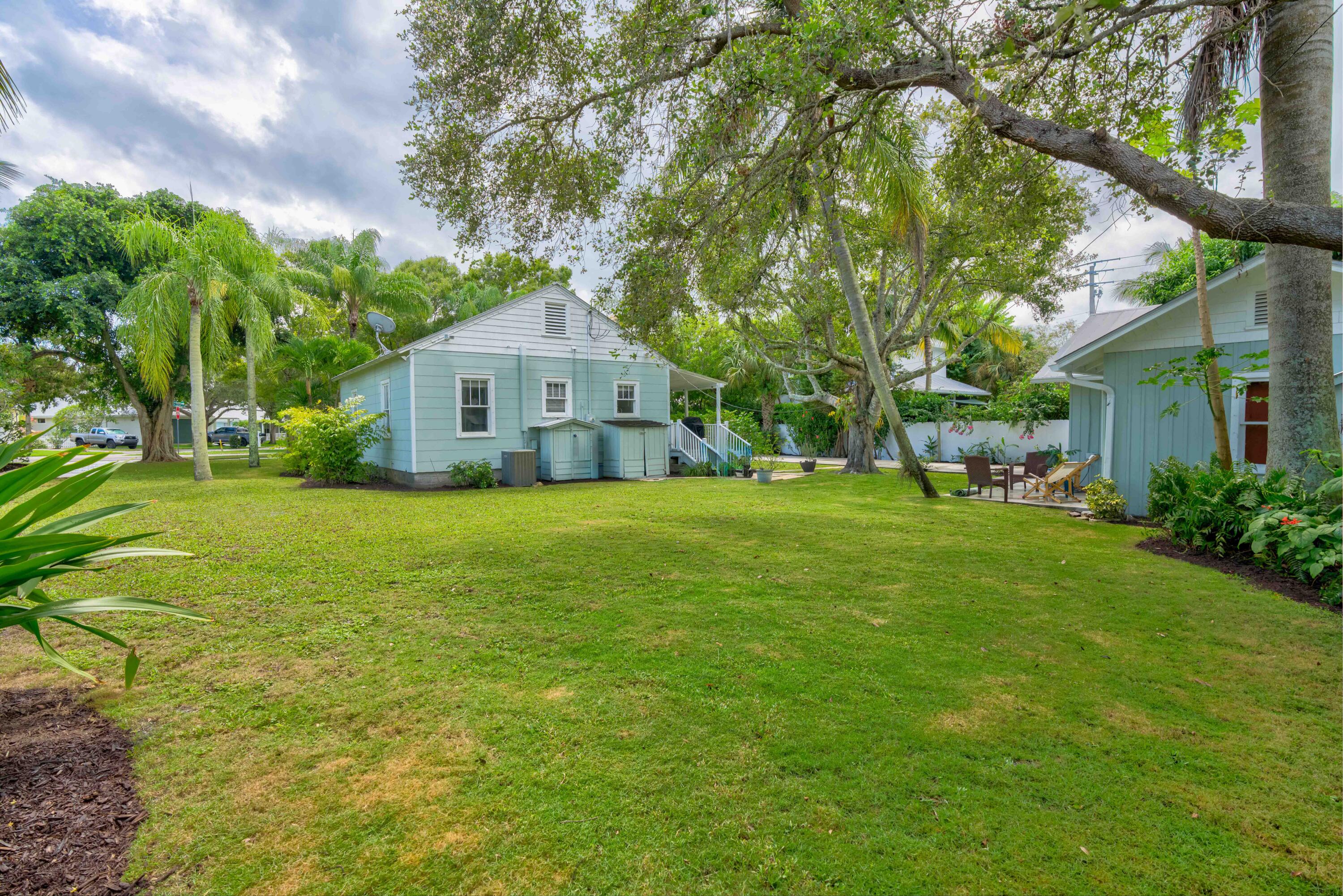 8955 Southeast Apollo Street Hobe Sound, FL 33455 - Photo 12 of 55 9A51B170-22C3-48CF-BD95-7D1F2AA708DD