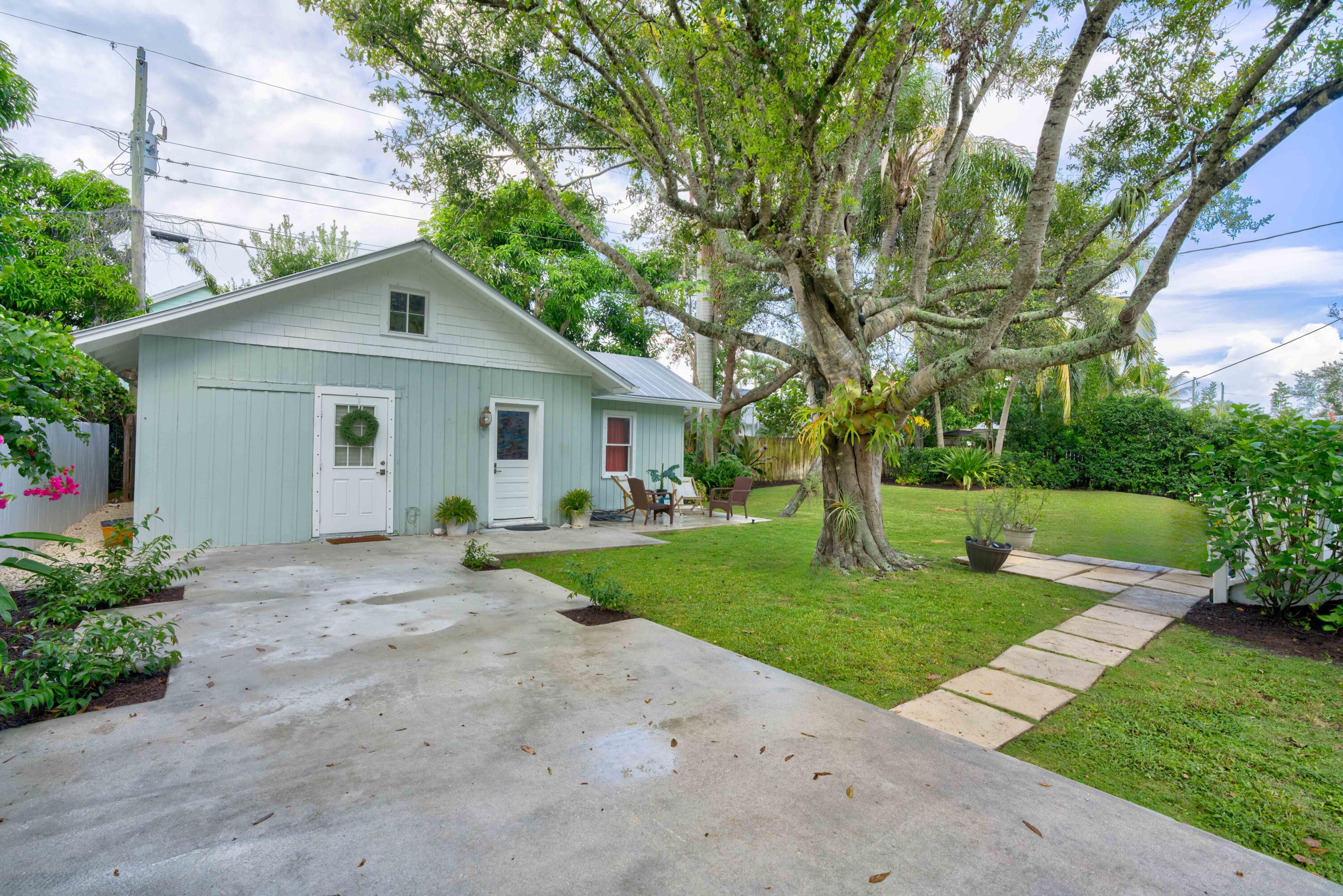 8955 Southeast Apollo Street Hobe Sound, FL 33455 - Photo 14 of 55 C4C8CF95-F0E3-443E-B8E2-E513545177E5