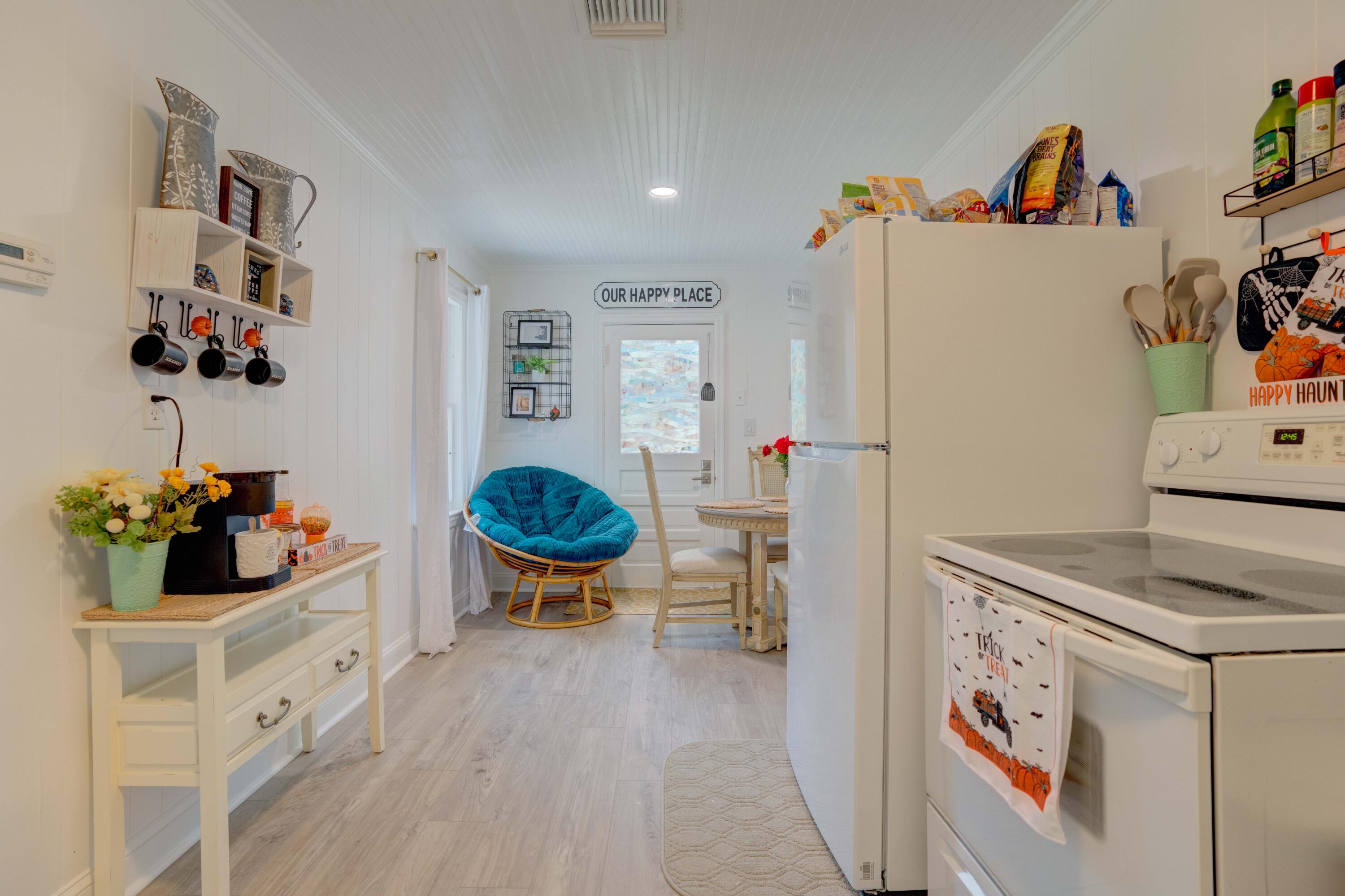 8955 Southeast Apollo Street Hobe Sound, FL 33455 - Photo 34 of 55 6122C1AE-51F1-4424-9909-833DC6C3FD83