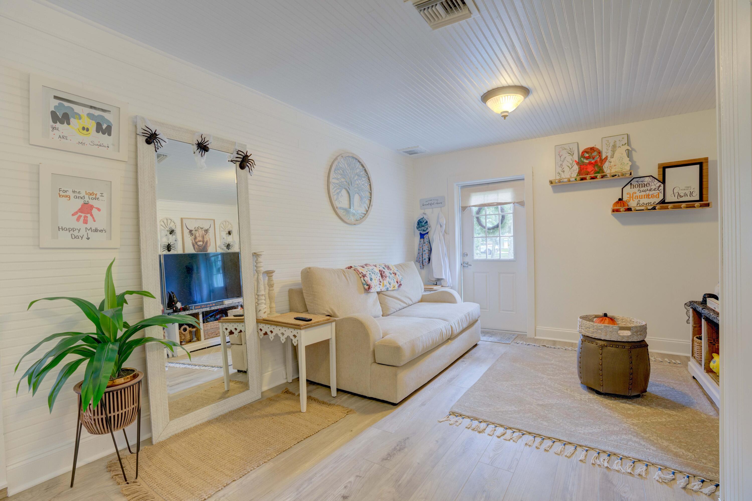 8955 Southeast Apollo Street Hobe Sound, FL 33455 - Photo 40 of 55 7F514FDE-4AC9-4ED1-9910-E33A2E774386