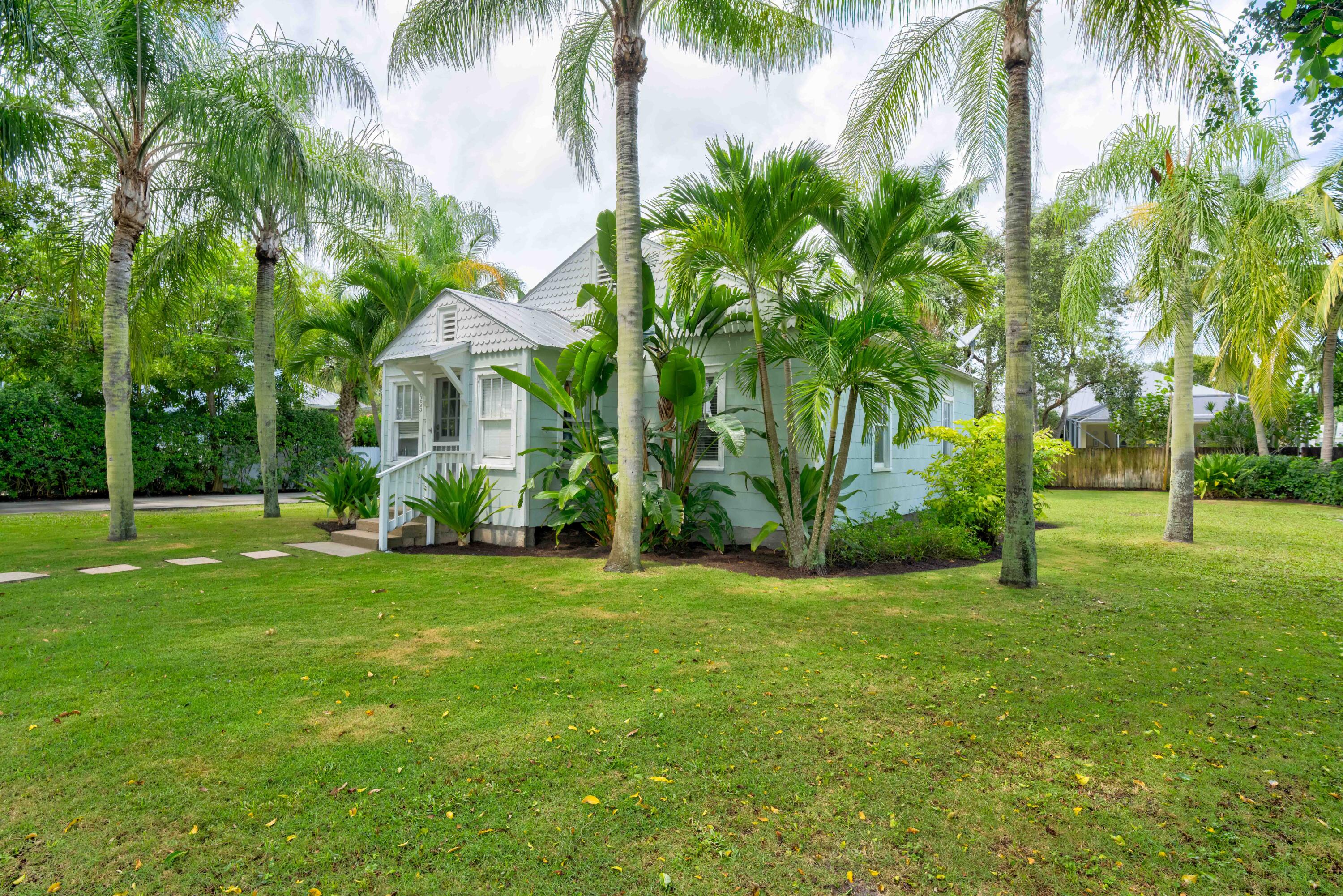 8955 Southeast Apollo Street Hobe Sound, FL 33455 - Photo 4 of 55 C00B6E27-5D33-4B1A-9A72-9C39A2538F68