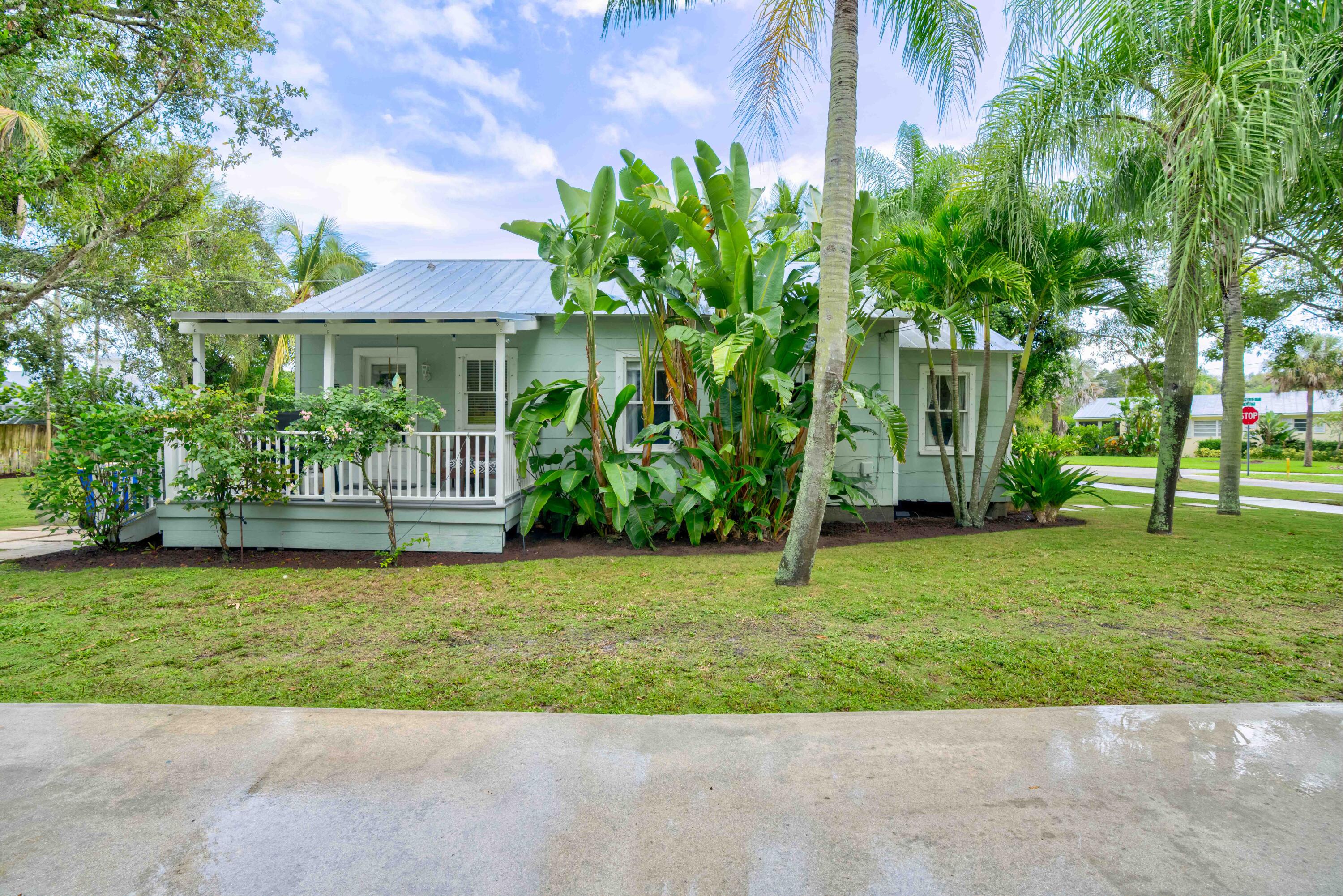 8955 Southeast Apollo Street Hobe Sound, FL 33455 - Photo 5 of 55 DE58C38F-6DA7-492C-A2B0-B60A94D25A17