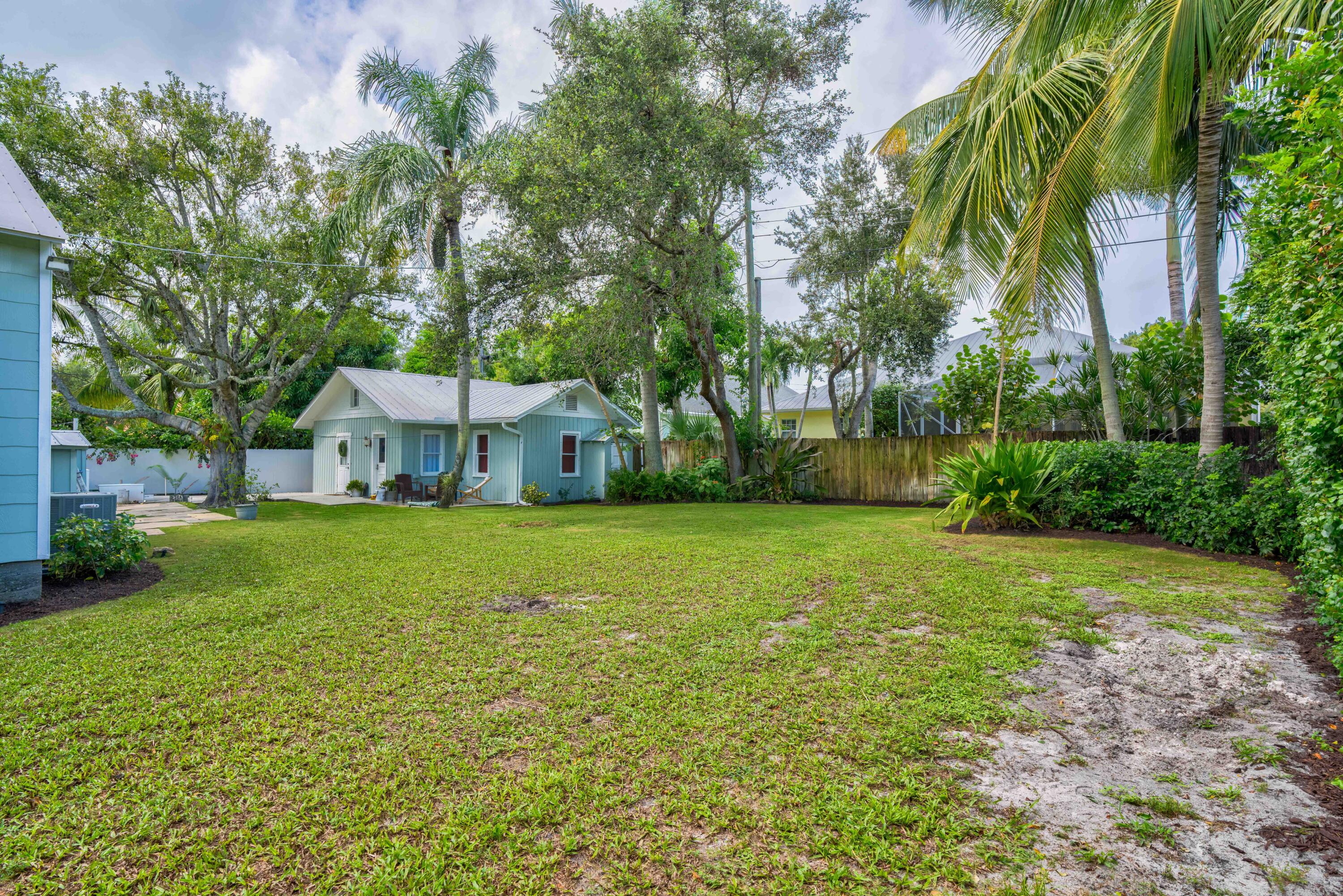8955 Southeast Apollo Street Hobe Sound, FL 33455 - Photo 9 of 55 036A5765-8903-41A6-BB6C-B5F9E9E8DA3D