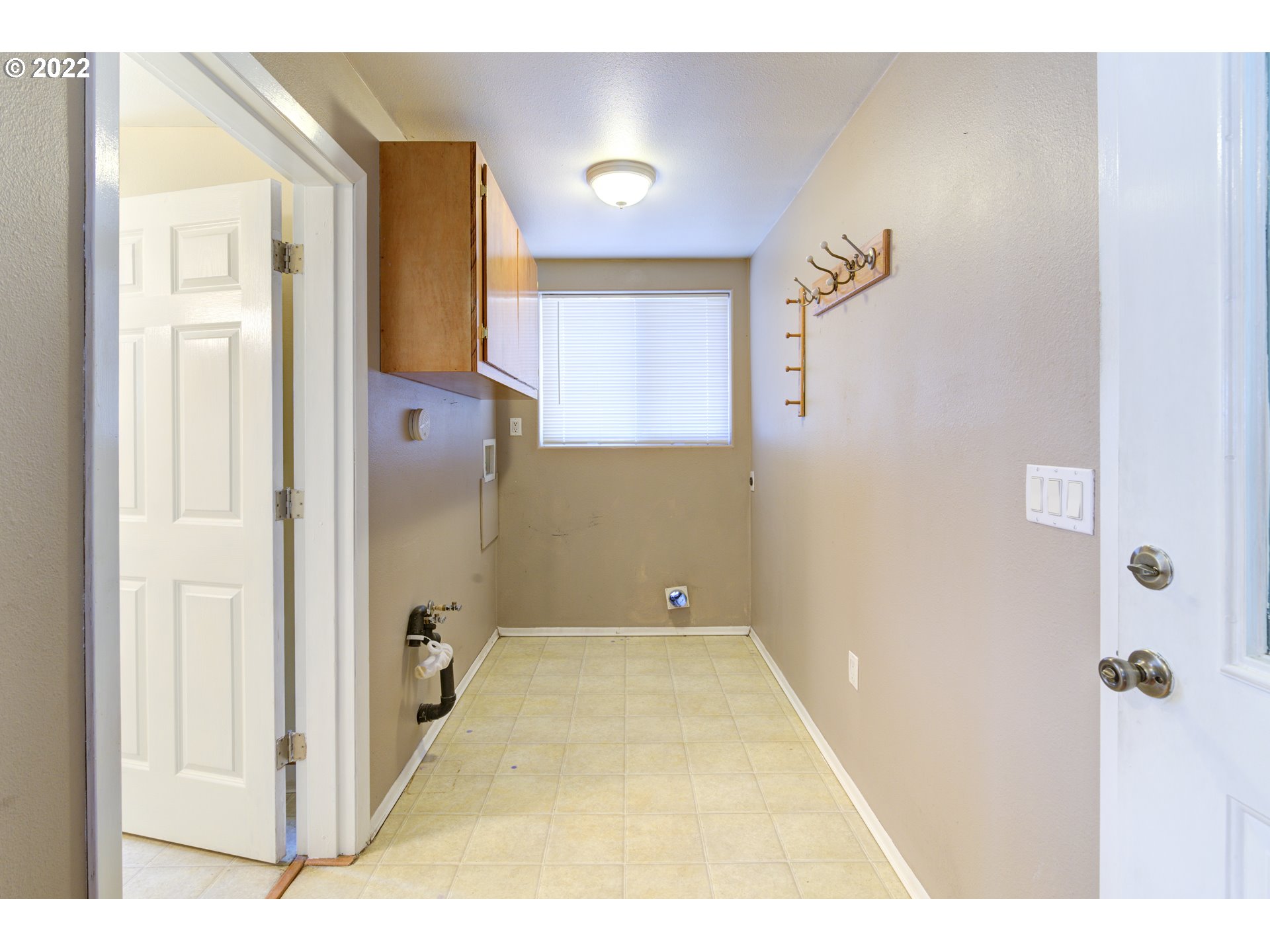 5803 Northeast 259th Street Ridgefield, WA 98642 - Photo 21 of 32 Laundry
