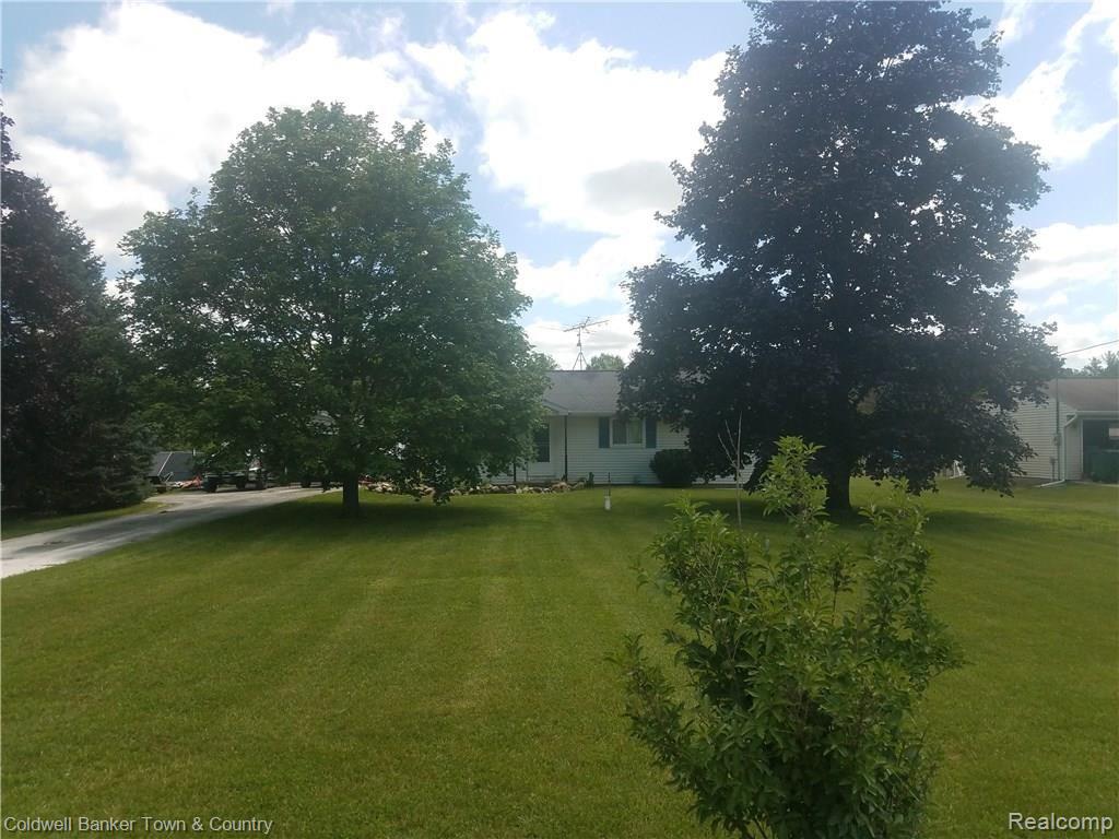 10252 Byron Road Howell, MI 48855 - Photo 2 of 15 20170715_121150 (1).jpg