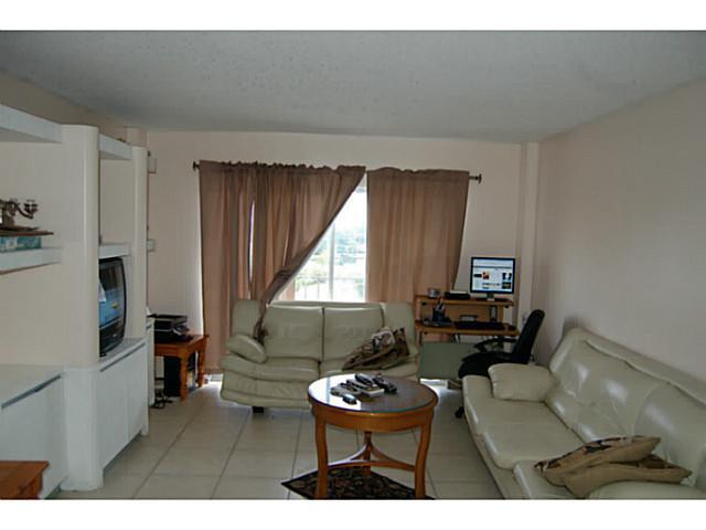 4164 Inverrary Drive, Unit 812 Lauderhill, FL 33319 - Photo 3 of 14 Living Room
