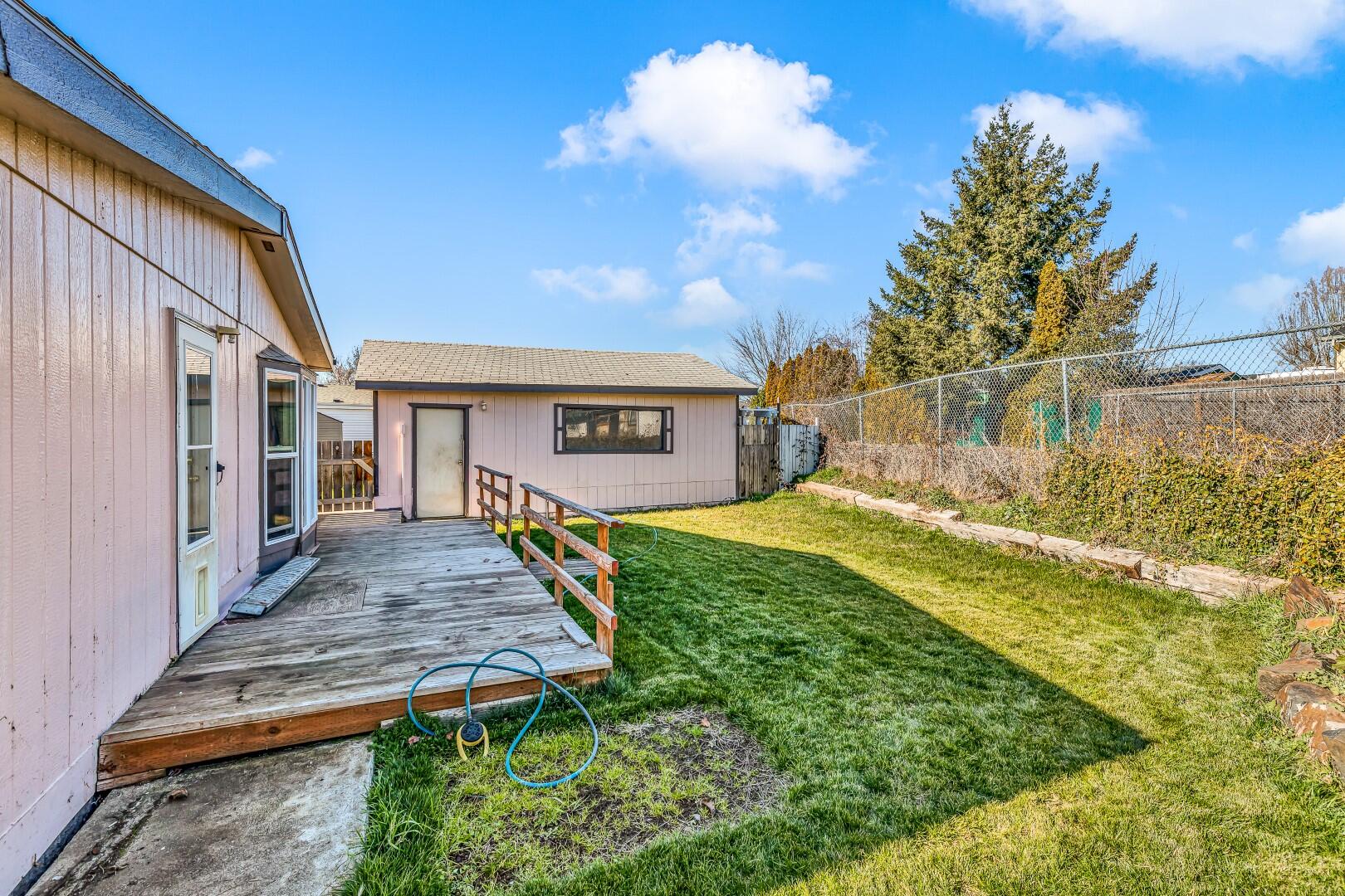 664 Clearview Way Eagle Point, OR 97524 - Photo 28 of 31 27