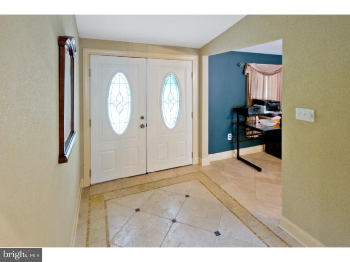 615 Cooper Road West Berlin, NJ 08091 - Photo 4 of 25 Foyer