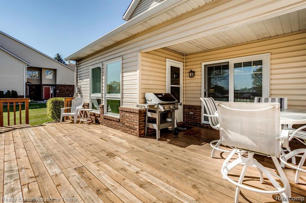 817 EAST Point Port Port Huron, MI 48060 - Photo 40 of 48