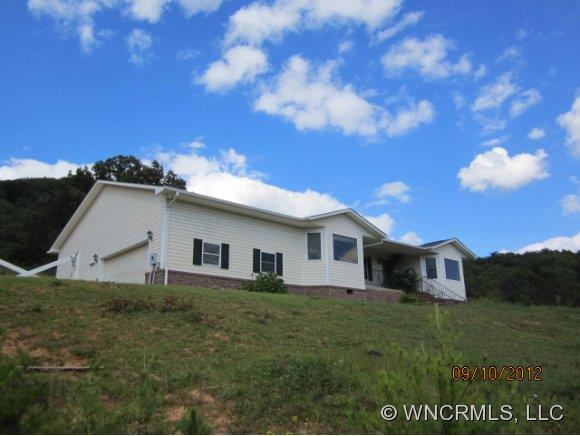 688 Pilgrim Way Clyde, NC 28721 - Photo 1 of 18 Gallery Image 1