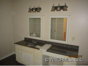 688 Pilgrim Way Clyde, NC 28721 - Photo 12 of 18 Gallery Image 12