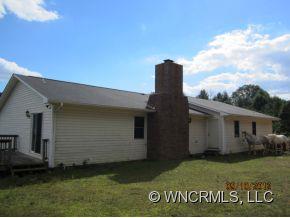 688 Pilgrim Way Clyde, NC 28721 - Photo 4 of 18 Gallery Image 4