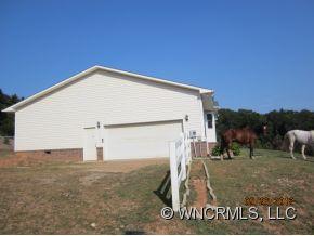 688 Pilgrim Way Clyde, NC 28721 - Photo 6 of 18 Gallery Image 6