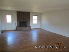 688 Pilgrim Way Clyde, NC 28721 - Photo 7 of 18 Gallery Image 7