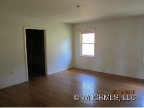 688 Pilgrim Way Clyde, NC 28721 - Photo 9 of 18 Gallery Image 9