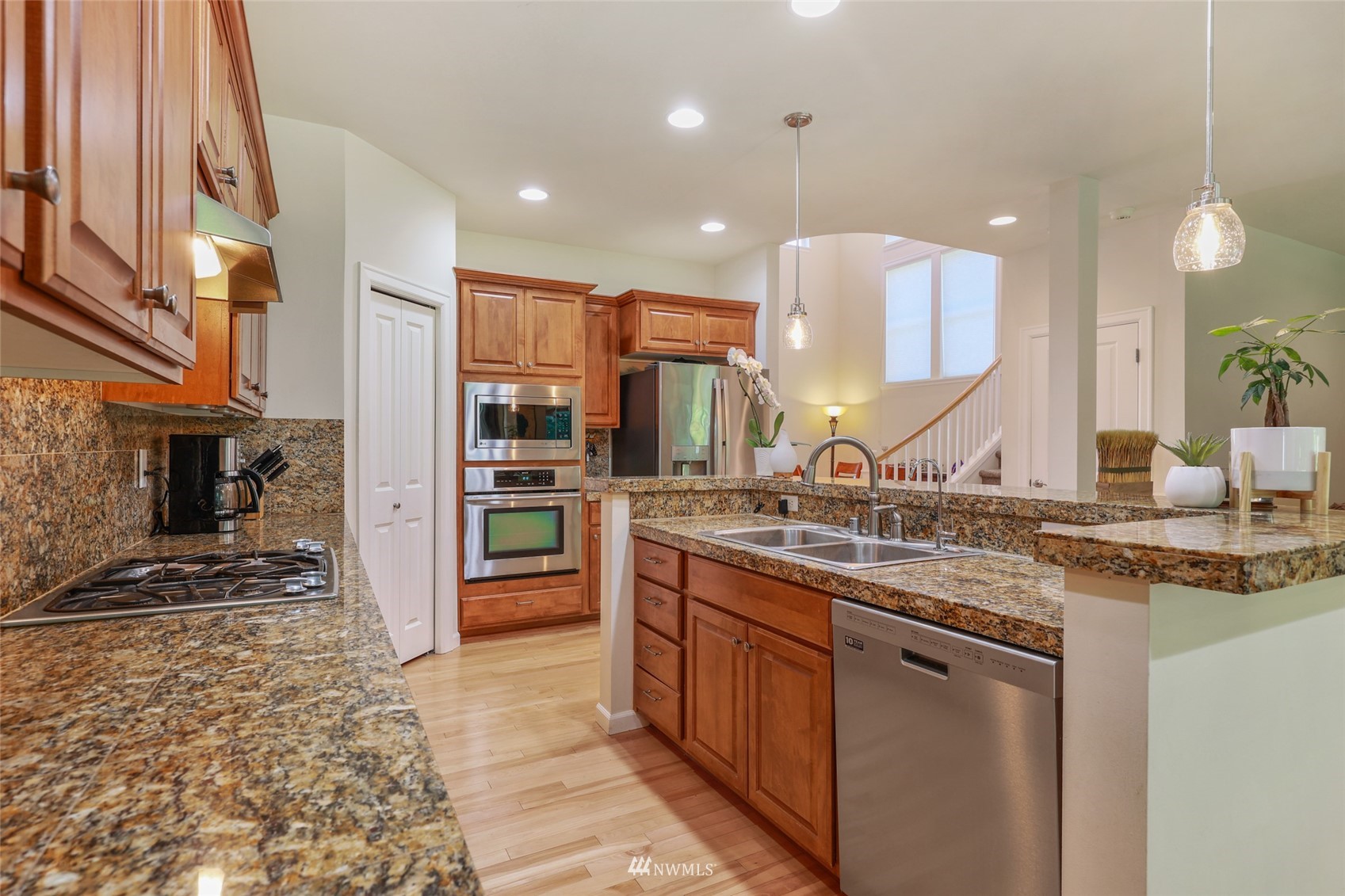 4704 Rutherford Circle Southwest Port Orchard, WA 98367 - Photo 8 of 37 Gallery Image 8