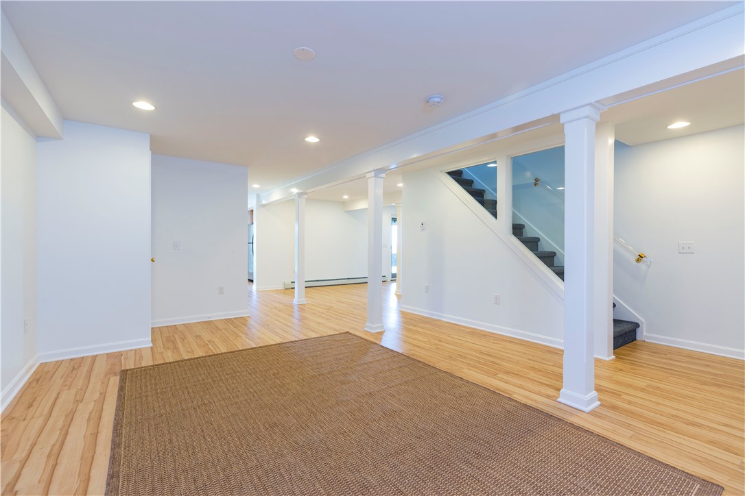 331 Shore Road Westerly, RI 02891 - Photo 28 of 37 family suite