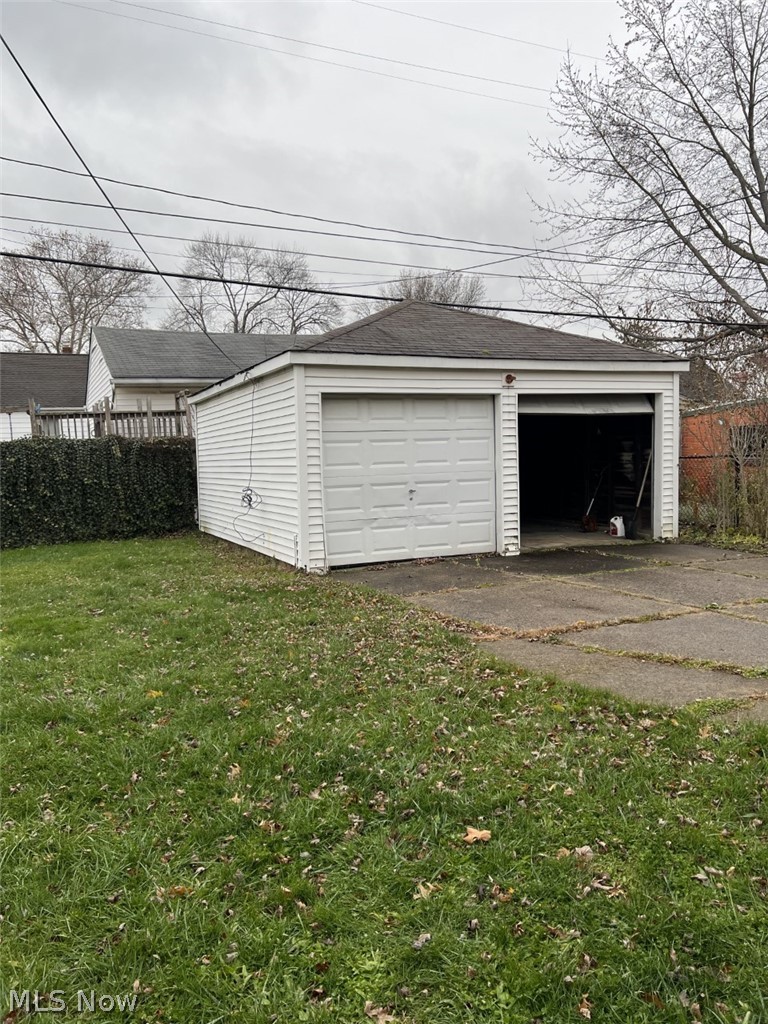 6815 Snow Road Parma, OH 44129 - Photo 17 of 19
