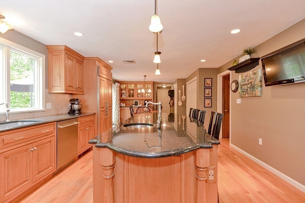 16 Jefferson Road Franklin, MA 02038 - Photo 10 of 41 Gallery Image 10