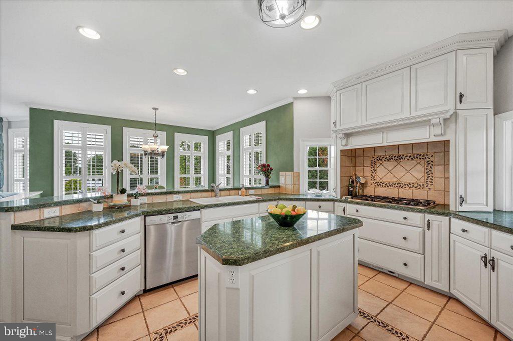 39 Ridgefield Drive Lancaster, PA 17602 - Photo 21 of 51 Gallery Image 21