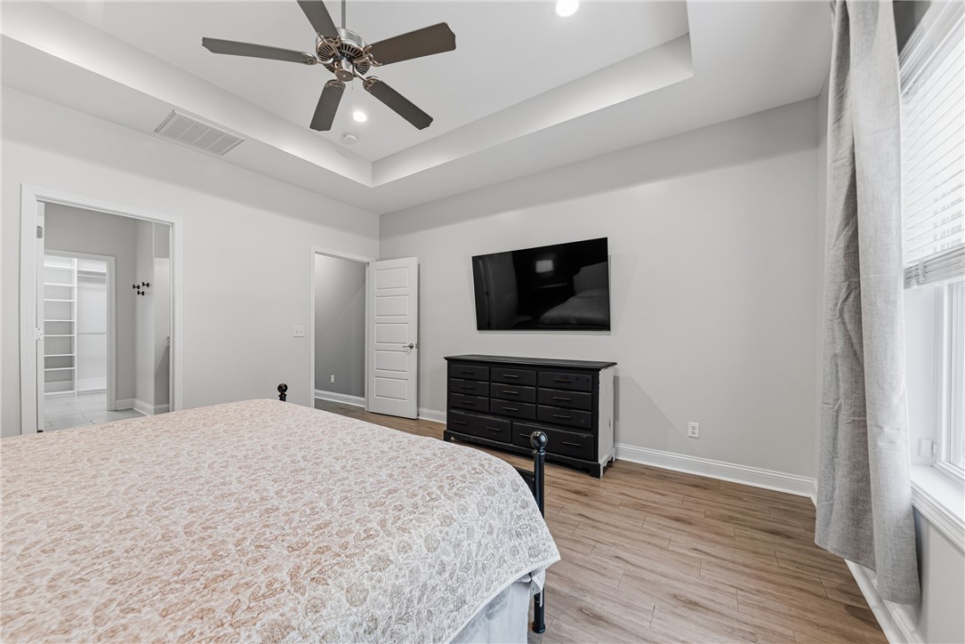 113 Logans Way Kingsland, GA 31548 - Photo 15 of 32 Primary Bedroom with attached bath.
