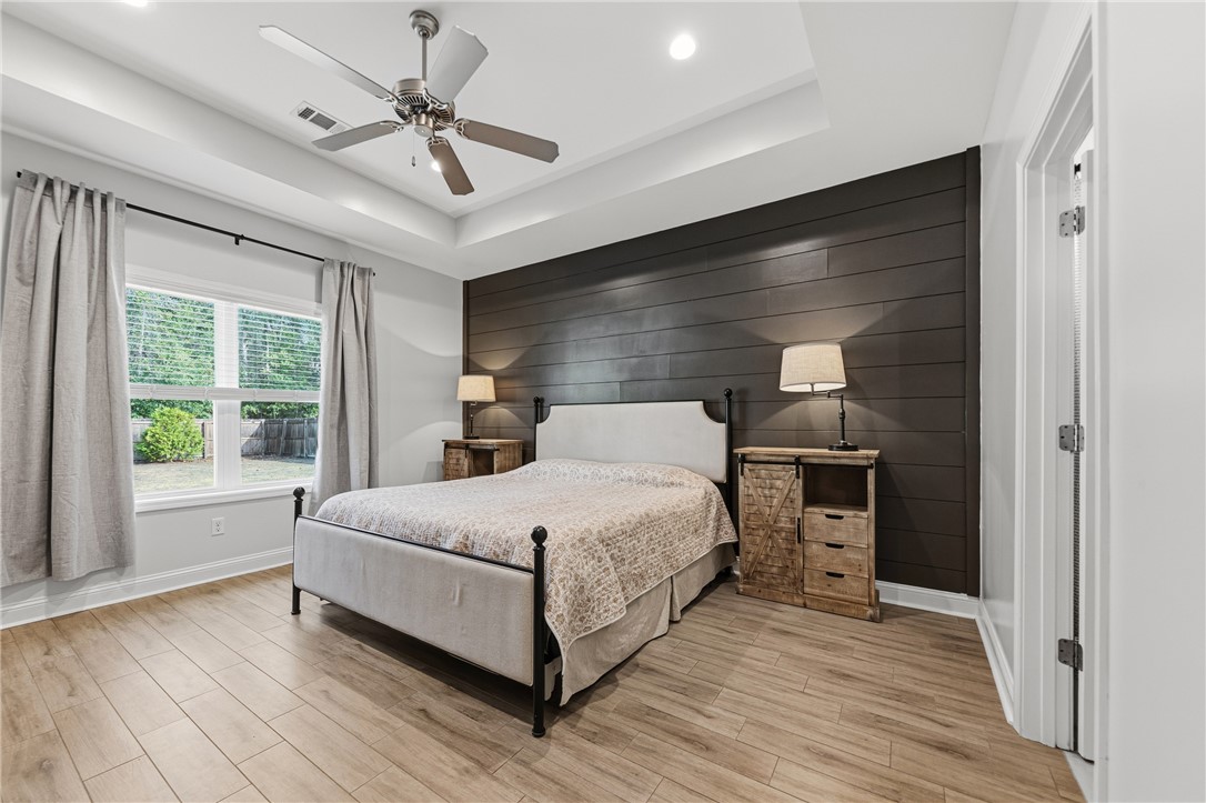 113 Logans Way Kingsland, GA 31548 - Photo 2 of 32 Primary Suite with custom accent wall.