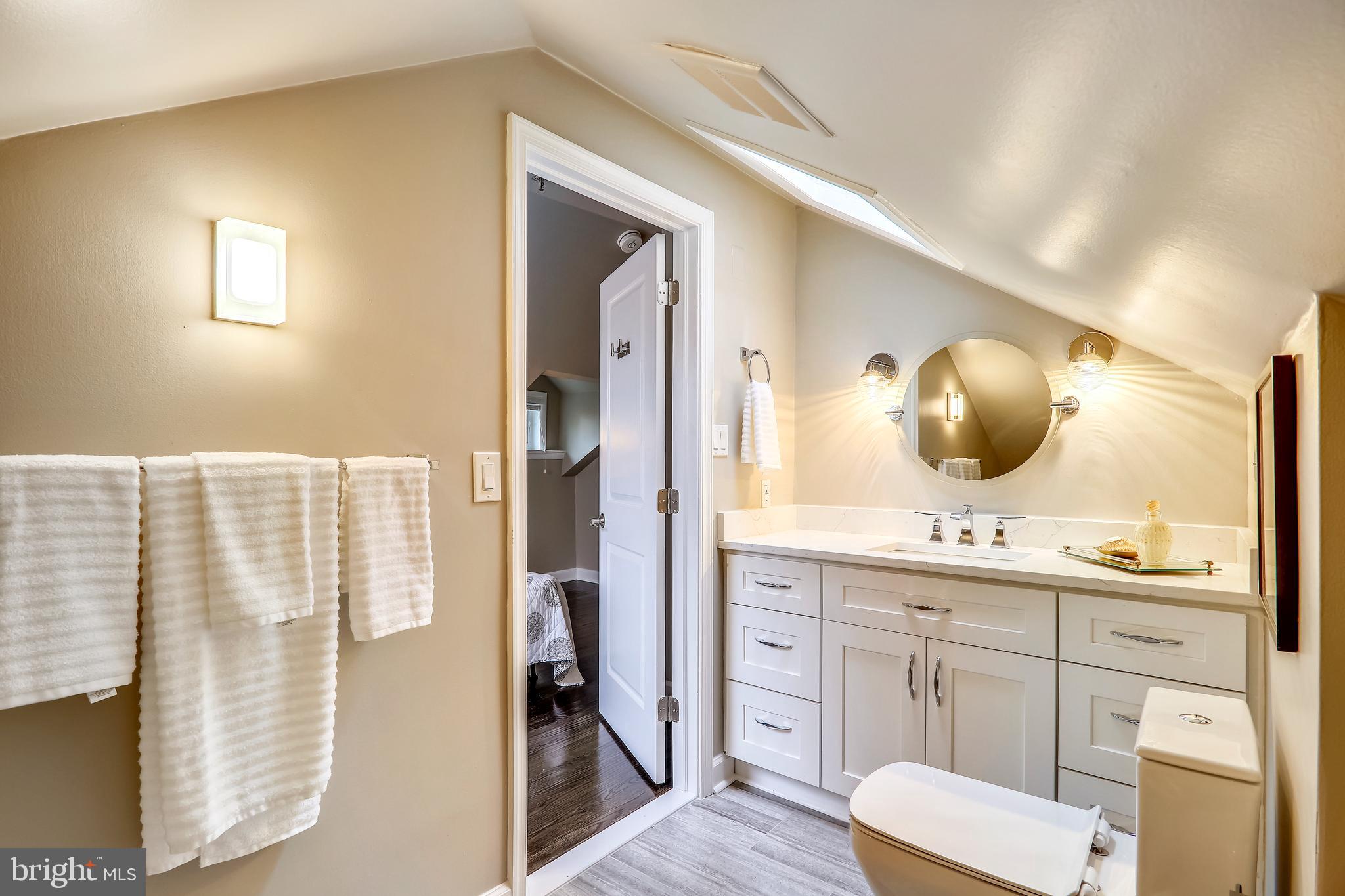 1700 19th Street Northwest, Unit 4E Washington, DC 20009 - Photo 13 of 53 Bathroom