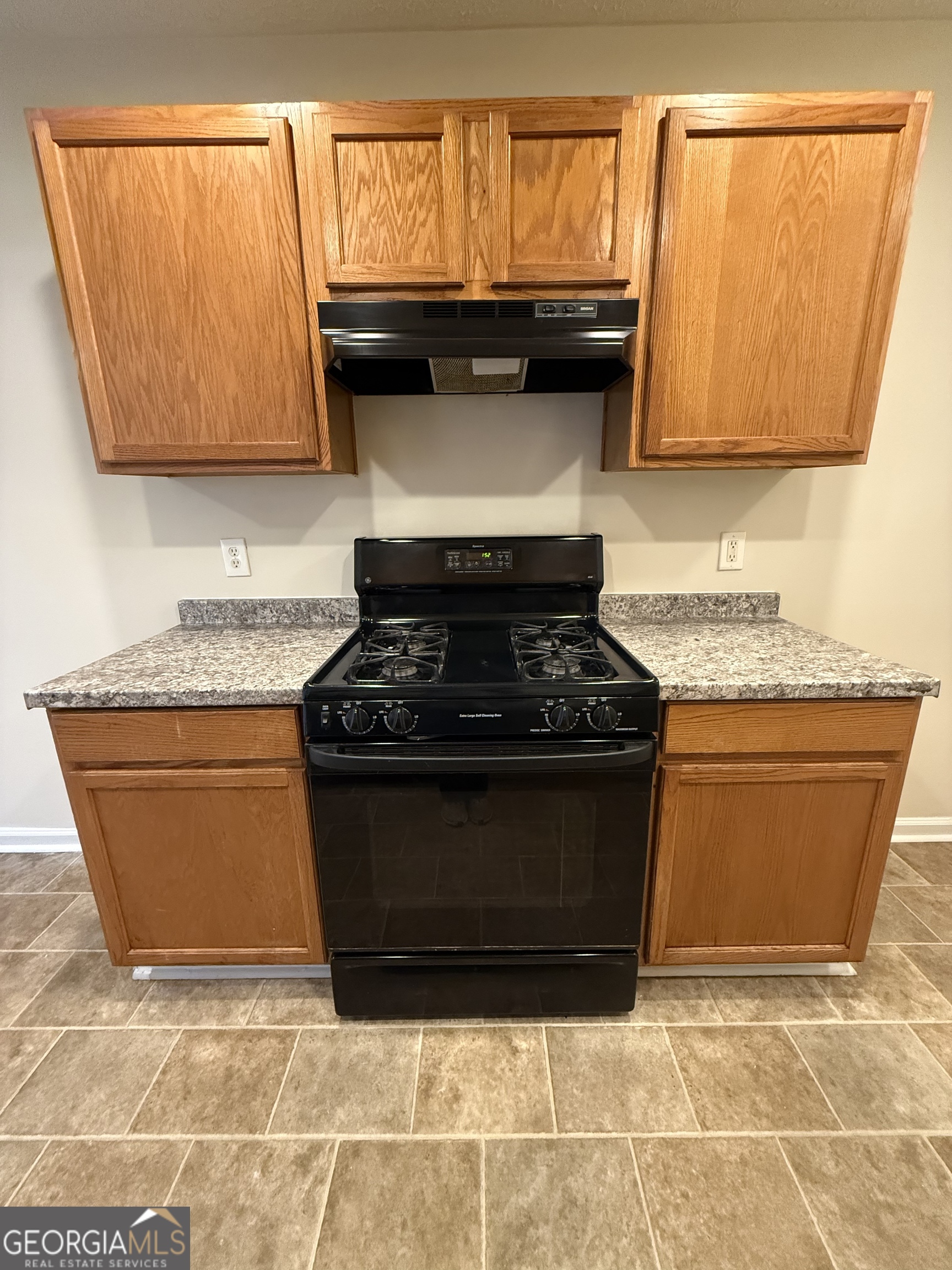 2035 Lakeside Circle Covington, GA 30016 - Photo 13 of 41