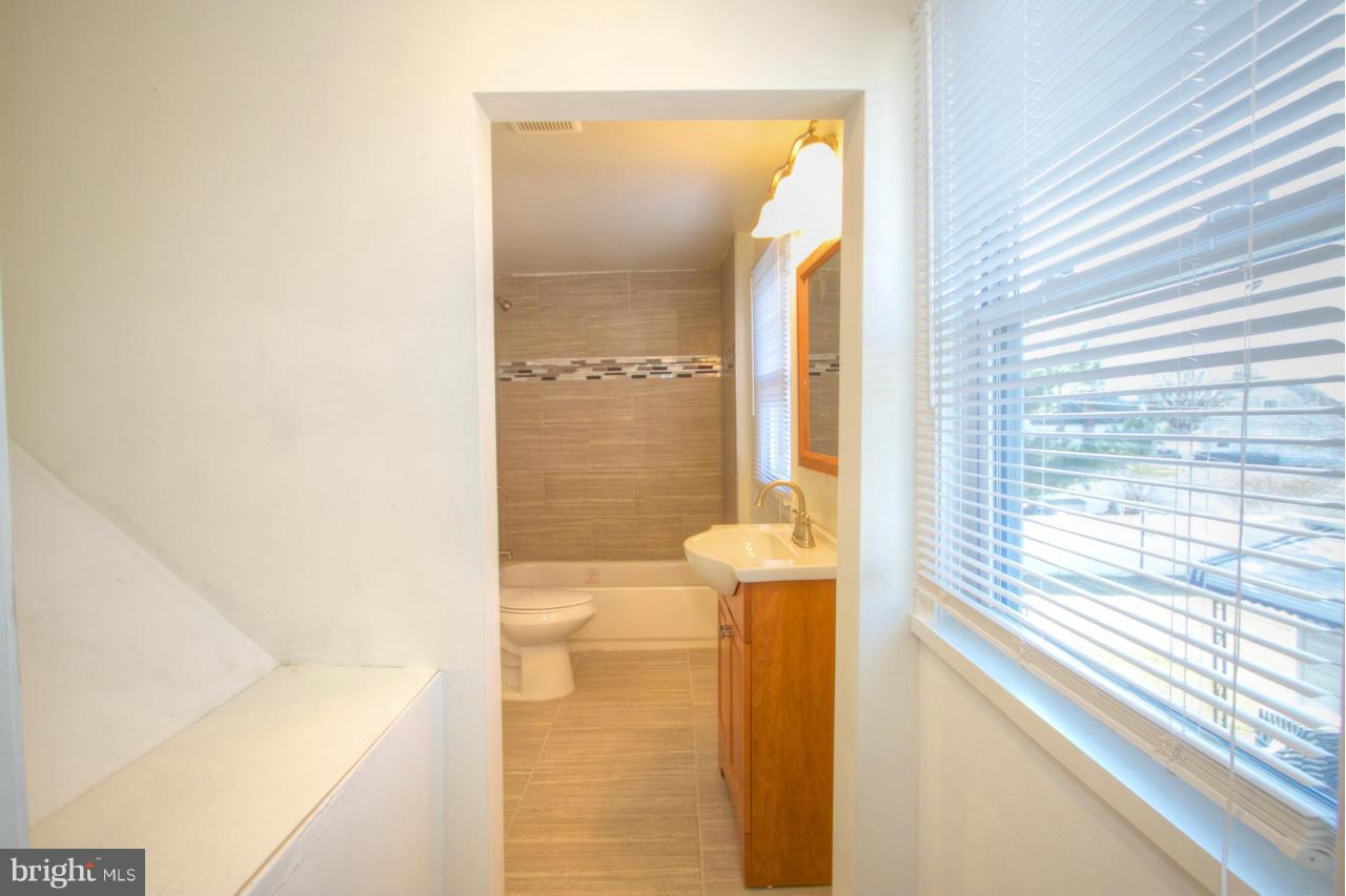 301 German Hill Road Baltimore, MD 21222 - Photo 13 of 28 Bath