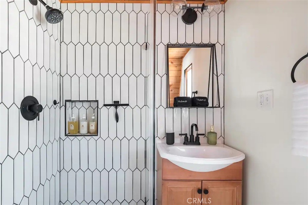 446 Riverside Avenue Sugarloaf, CA 92386 - Photo 13 of 29