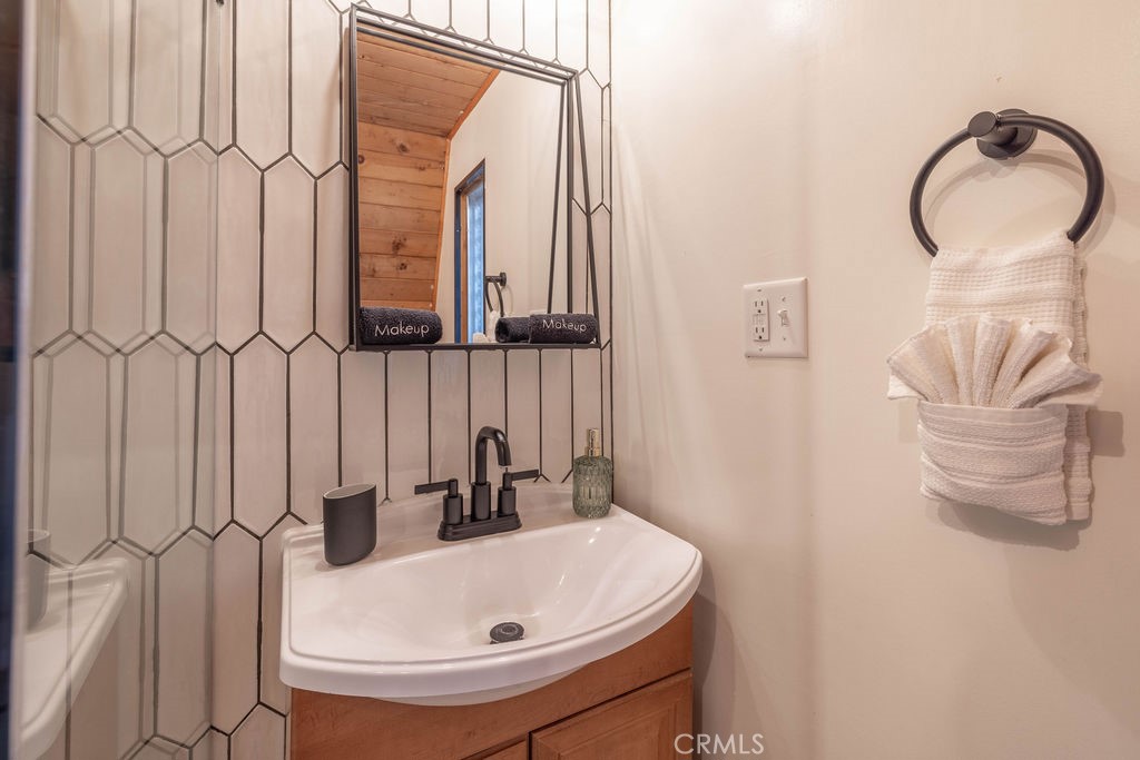 446 Riverside Avenue Sugarloaf, CA 92386 - Photo 14 of 29