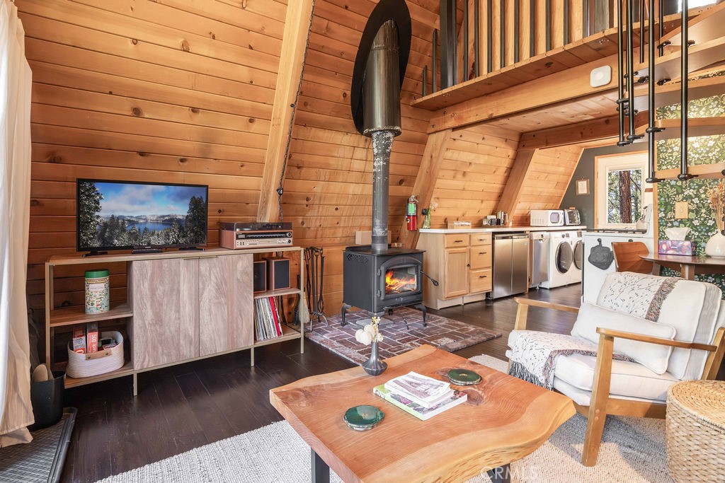 446 Riverside Avenue Sugarloaf, CA 92386 - Photo 4 of 29