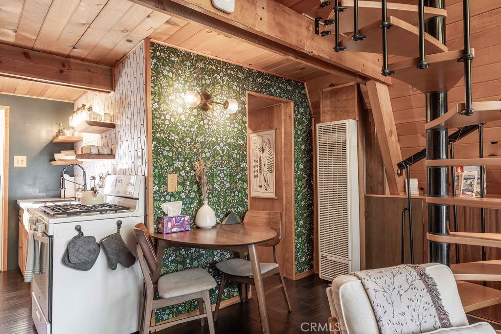 446 Riverside Avenue Sugarloaf, CA 92386 - Photo 8 of 29