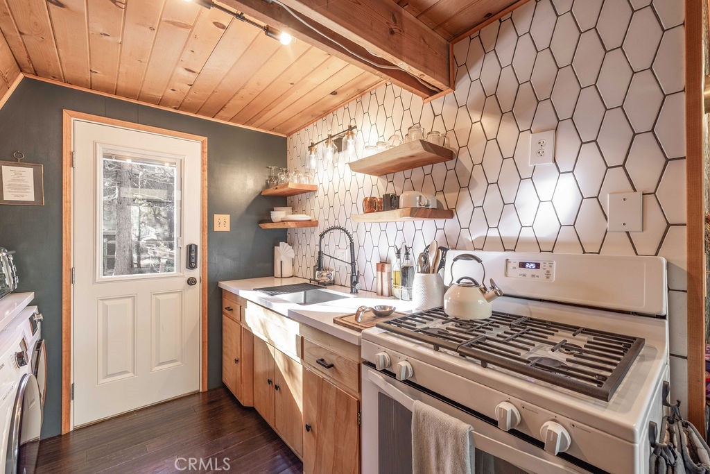 446 Riverside Avenue Sugarloaf, CA 92386 - Photo 9 of 29