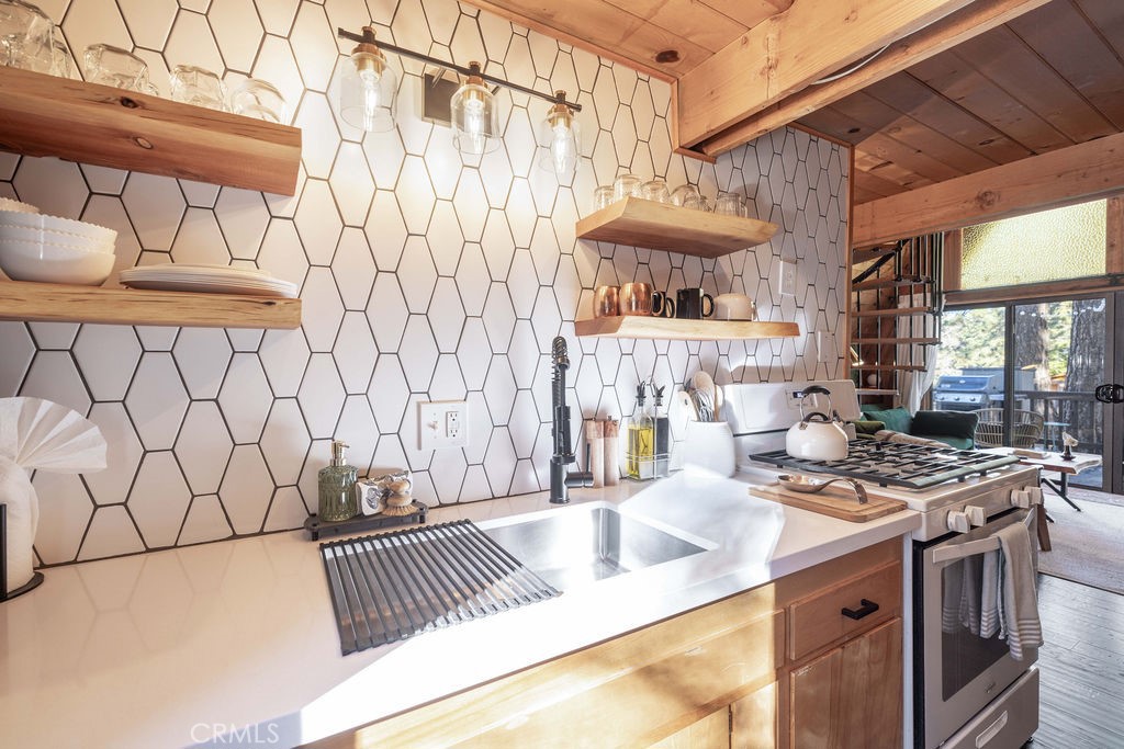 446 Riverside Avenue Sugarloaf, CA 92386 - Photo 10 of 29