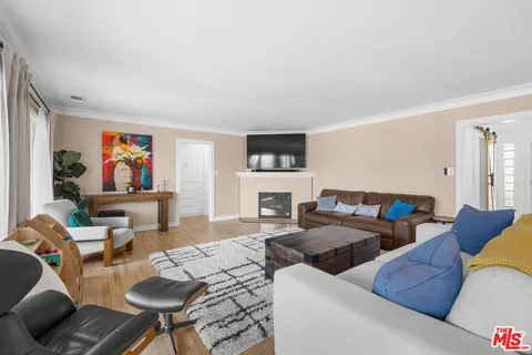 $1,378,000 | 9717 South 4th Avenue, Inglewood, CA 90305