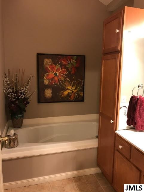 2401 Ridgeway Road, Unit 2 Jackson, MI 49203 - Photo 11 of 17 Photo 11