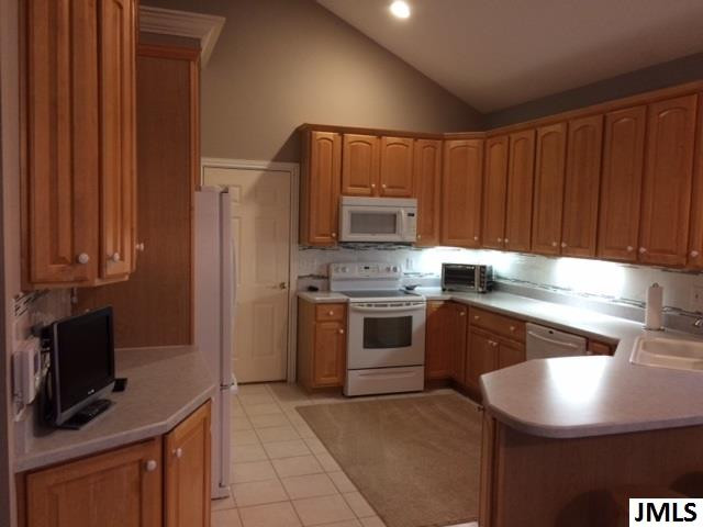 2401 Ridgeway Road, Unit 2 Jackson, MI 49203 - Photo 8 of 17 Photo 8