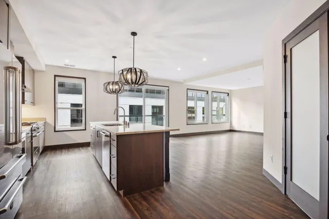 $6,229 | 253 Lake Street East, Unit 309, Wayzata, MN 55391