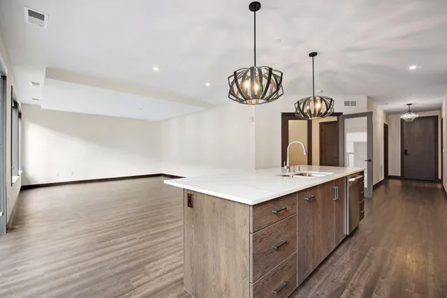 $6,229 | 253 Lake Street East, Unit 309, Wayzata, MN 55391