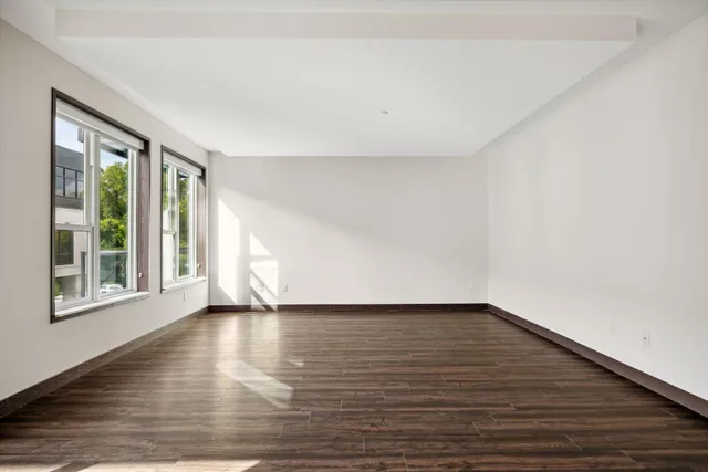 $6,229 | 253 Lake Street East, Unit 309, Wayzata, MN 55391