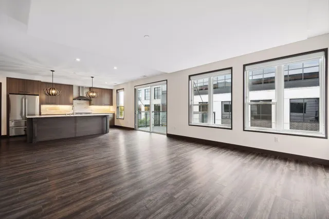 $6,229 | 253 Lake Street East, Unit 309, Wayzata, MN 55391